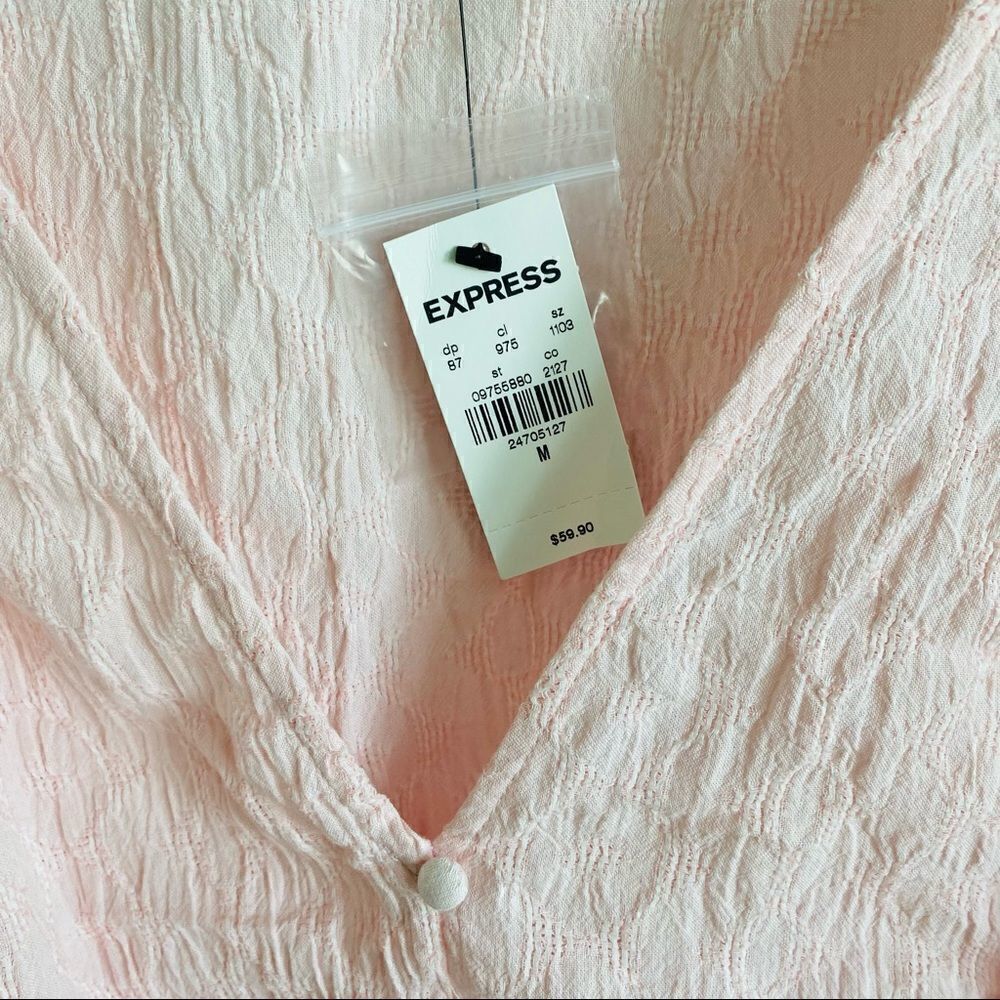 Express Blouse   - Picture 3 of 4